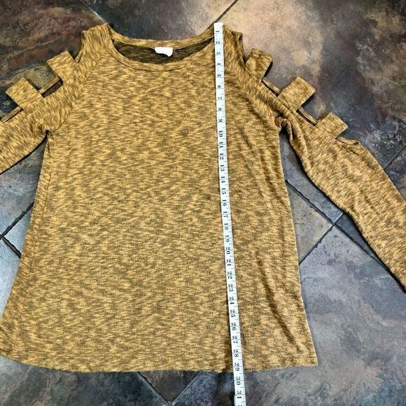 143 Story By Line Up Yellow Crew Neck Sweater Sleeve Cutouts - Picture 2 of 7